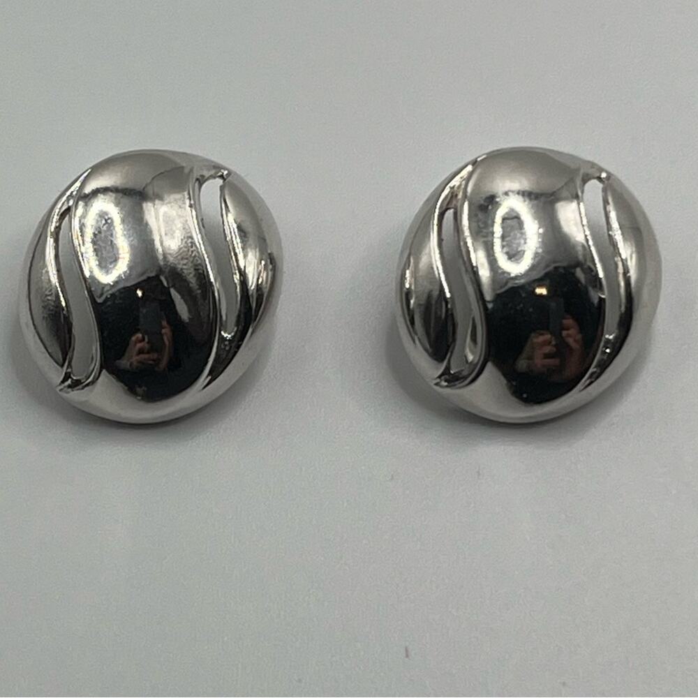 Trifari Parure 1960s silver tone clip on earrings